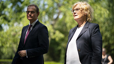 Bundesjustizministerin Christine Lambrecht und der Regierende Bürgermeister von Berlin Michael Müller